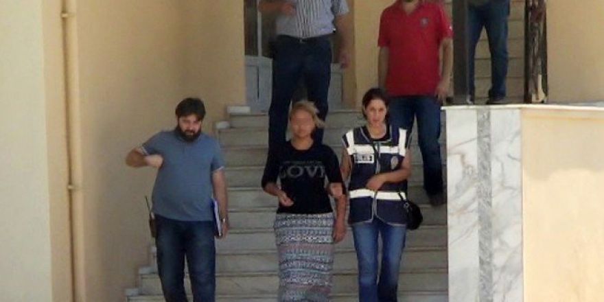 Uyuşturucu Ticareti Yapan Kadın Polise Teslim Oldu