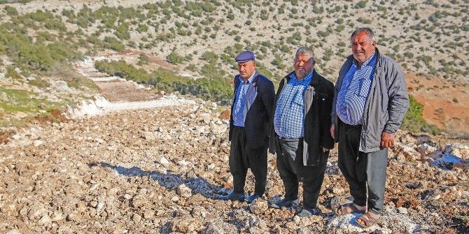 Şehitkamil Belediyesi Karasakal’da Arazi Yolu Sorununu Çözüyor