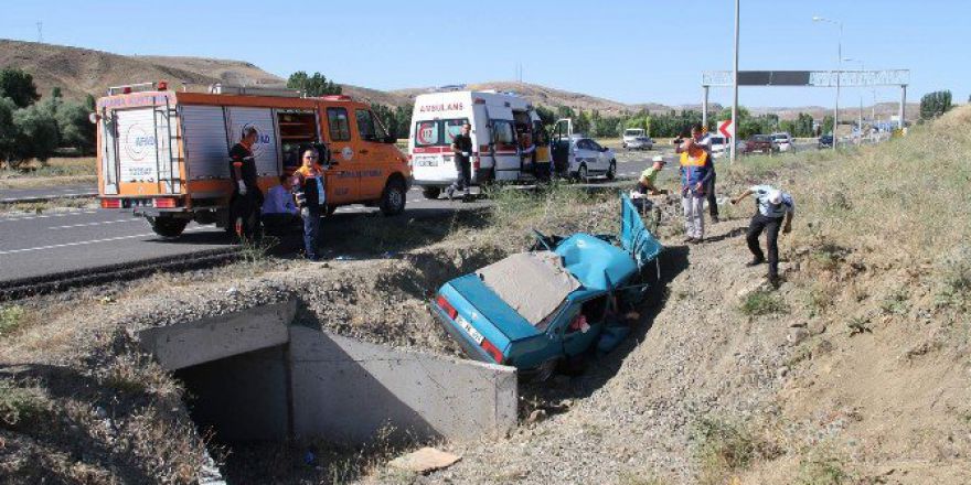 Çocuklarını Birliğe Uğurladılar, Dönüş Yolunda Kaza Yaptılar: 5 Ölü