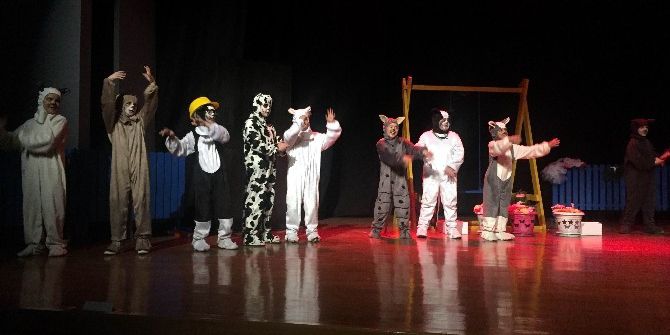 Minikler Oynadı, Büyükler Coştu