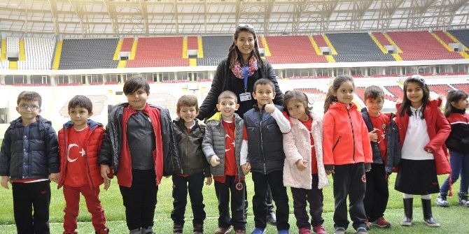Gkv’li Öğrencilerden Gaziantep Arenaya Tam Puan