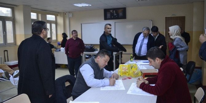 Öğrencilerden Kızılay’a Kan Bağışı