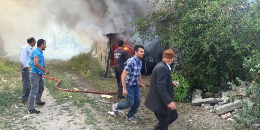 Patnos’ta Garaj Yangını