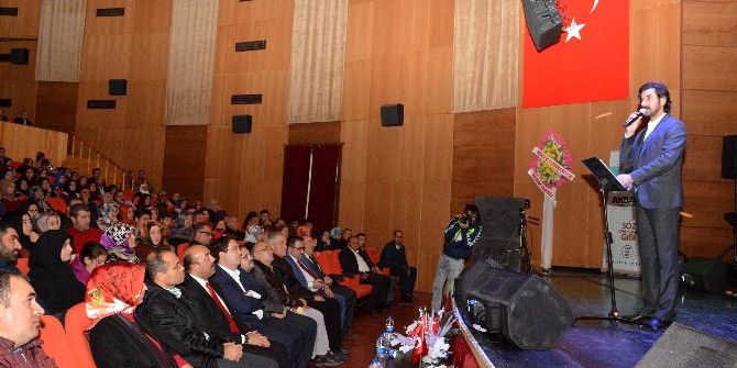 Aksaray’da “Serdar Tuncer’le Şiir Dinletisi”ne Yoğun İlgi
