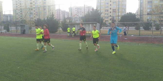 Foça Belediyespor U 17 Futbol Takımı Şampiyon Oldu