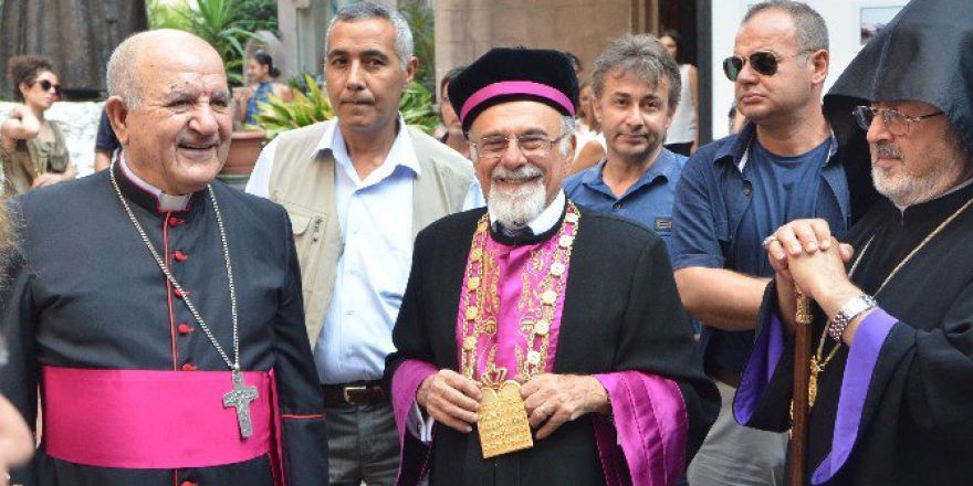 Azınlık Cemaatleri Kilisede Mülteci Sergisi Açtı