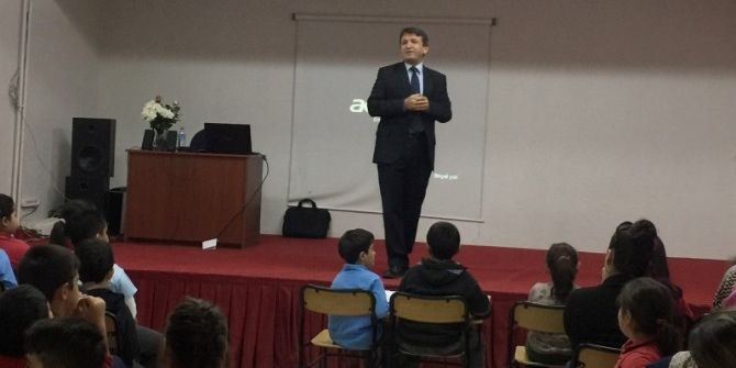 Adana’da "Hoca Ahmet Yesevi" Konferansı Yapıldı