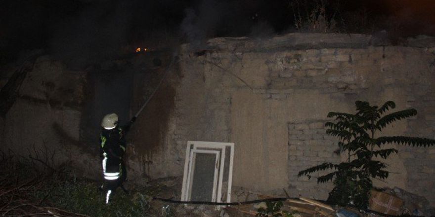 Karaman’da Ev Yangını