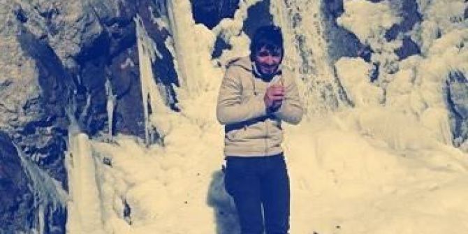 Hakkari’de Şelale Ve Dere Yatakları Dondu