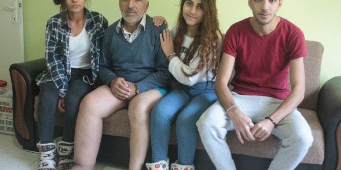 Fil Hastası Yaşlı Adam Çocuklarına Bakabilmek İçin Tedavi İstiyor