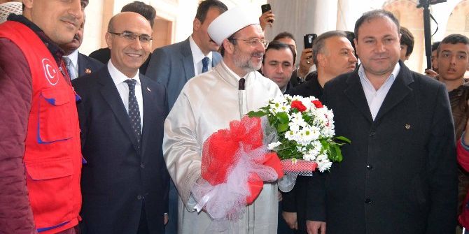 Prof. Dr. Görmez Sabah Namazında Adanalılarla Buluştu
