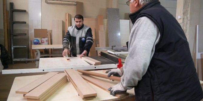 Büyükçekmece Belediyesi, İlçedeki Kurumlar İçin Mobilya Üretiyor