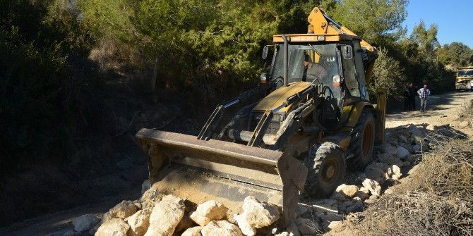 Akdeniz Belediyesi, 2 Ayda 50 Kilometre Tarım Yolu Açtı
