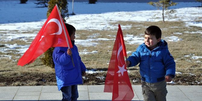 Dünya Şampiyonu Boksör Baba Ocağında Coşkuyla Karşılandı