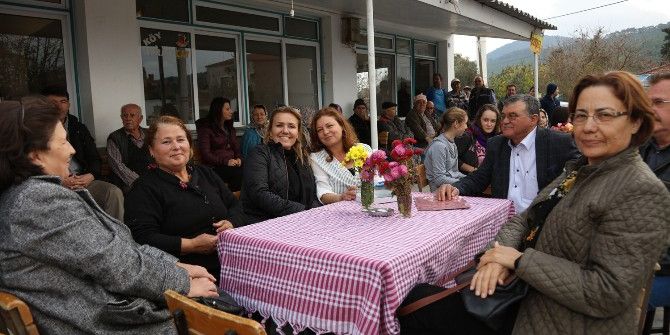 Zeytinler Köy Kahvesi Kadınlara Emanet