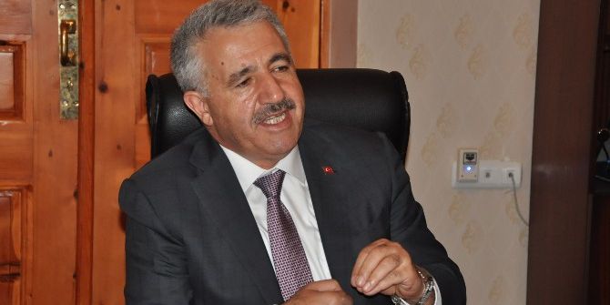 Bakan Arslan, Şampiyon Sporcuları Kutladı