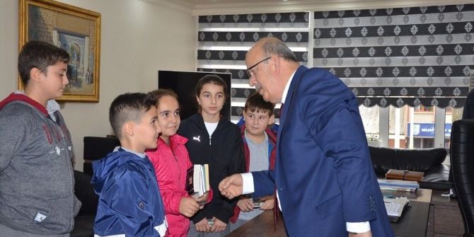 İznik Belediyesi’nden Eğitime Destek