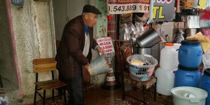 Germencik’te Sağnak Yağış Hayatı Olumsuz Etkiledi