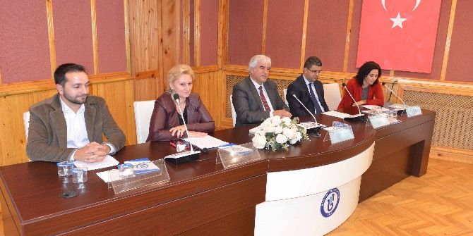 Bü’de Türk Dilinin Dünü Bugünü Konuşuldu