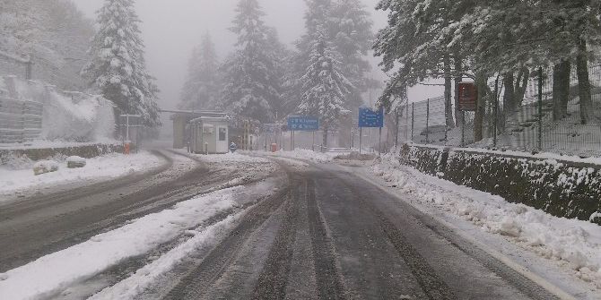 Dereköy Sınır Kapısı Beyaza Büründü