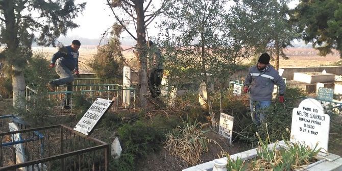 Urganlı Mezarlığı Temizleniyor