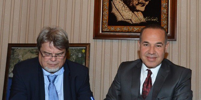 Karadağ’ın Bar Kenti İle Adana Kardeş Şehir Oldu