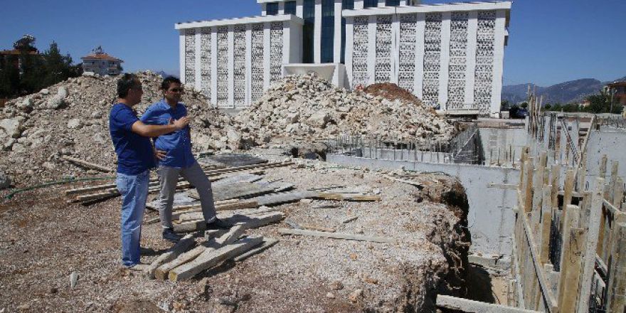 Döşemealtı ’Kent Meydanı’na Kavuşuyor