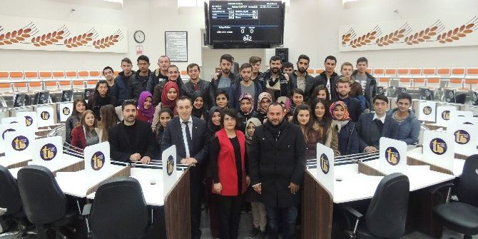 İşletme Bölümü Öğrencilerinden Ticaret Borsası’na Ziyaret