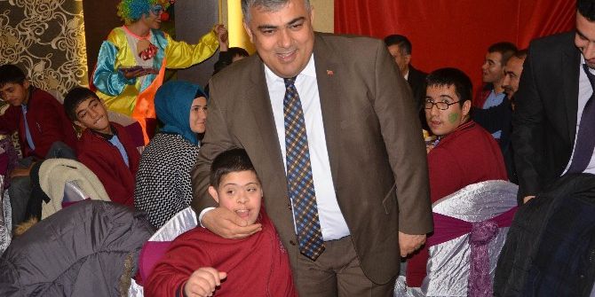 Özgüven: "Engeller Birlikte Aşılır"