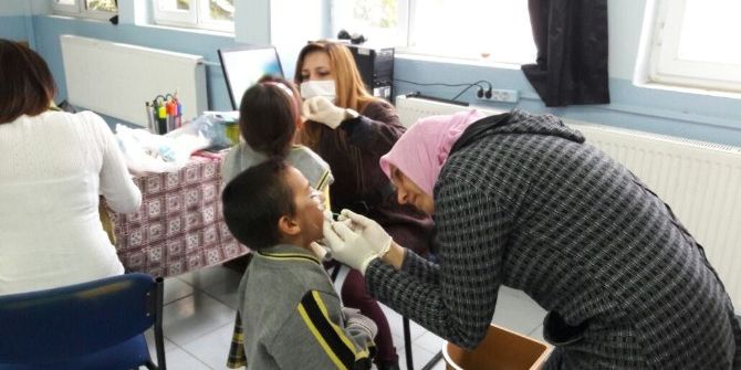 Selendili Öğrencilere Diş Taraması