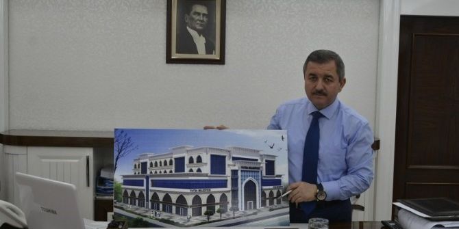 Anlayan: "Yeni Belediye Binasında Önemli Bir Aşamayı Geçtik"