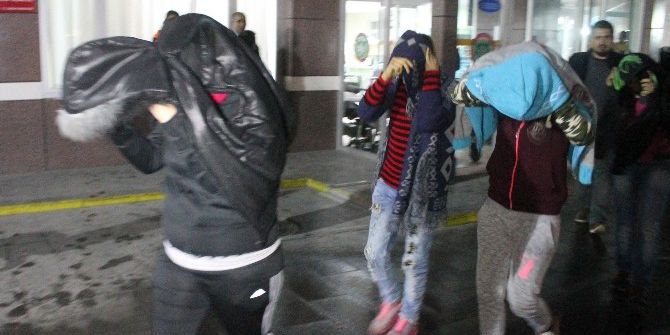 Konya’da Ahlak Polisi Hayat Kadınlarına Göz Açtırmıyor