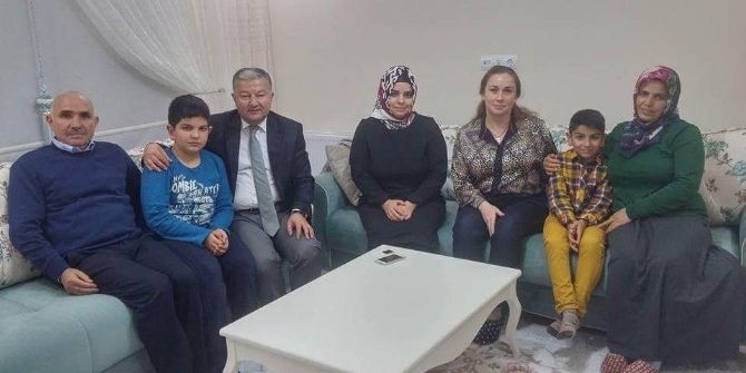 Kaymakam Duru Şehit Kocatürk’ün Ailesini Ziyaret Etti