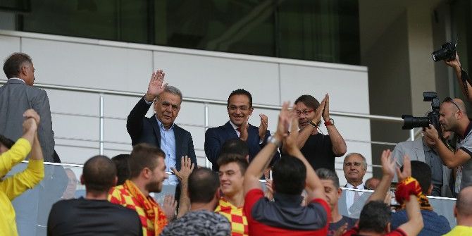 Bornova Stadı’nın Seyirci Kapasitesi 11 Bin 500’e Çıkarılacak