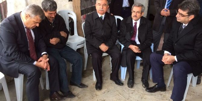 Bakanlardan Yangında Ölen Çocukların Ailelerine Taziye Ziyareti