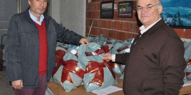 İhtiyaç Sahibi Vatandaşlara Mont Ve Bot Yardımı