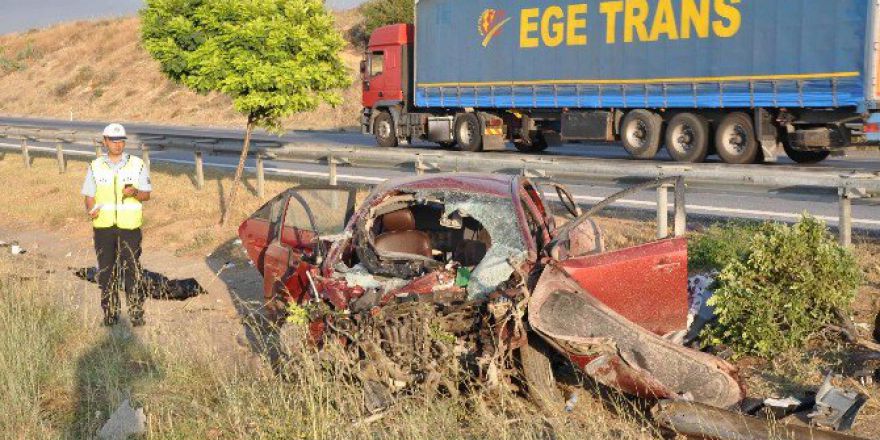 Tarsus’ta Suriyeliler Trafik Kazası Geçirdi: 2 Ölü, 4 Yaralı