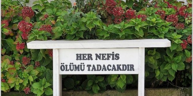 Bunalıma Giren Şahıs Musalla Taşı Üzerinde İntihar Etti