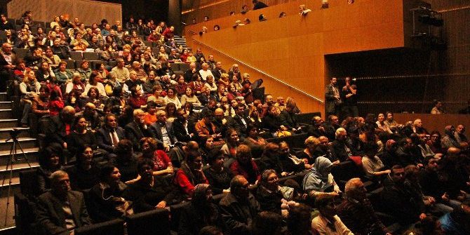 Bergama’da Dinleyenleri Mest Eden Türk Halk Müziği Konseri