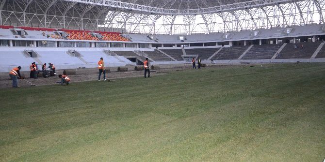 Yeni Stadyumda Çim Serme İşlemi Tamamlandı