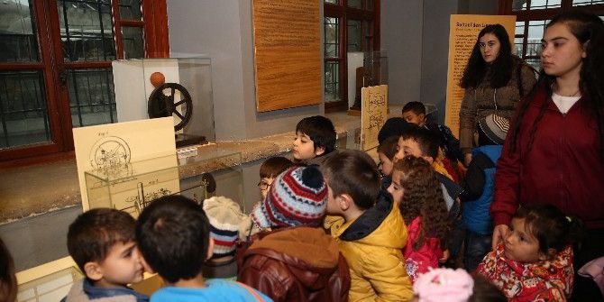 Minik Eller Tarihiyle Buluştu