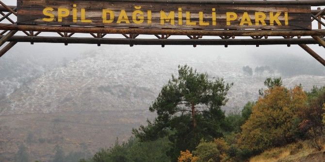 Manisa’nın Spil Dağı’na Mevsimin İlk Karı Düştü