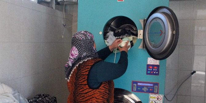Romanların Ücretsiz Çamaşırhanesi Kapatıldı