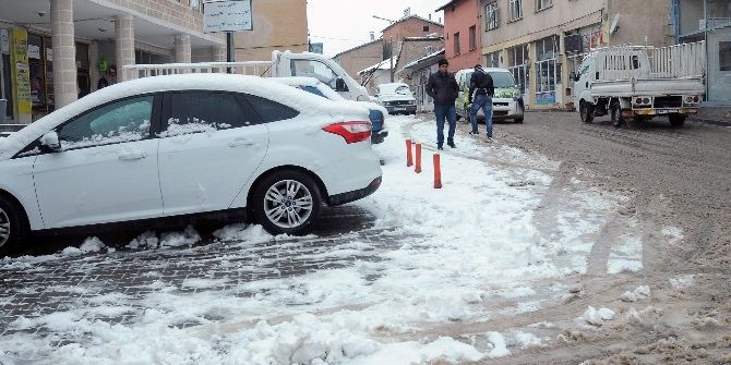 Çelikhan’a Yılın İlk Karı Düştü