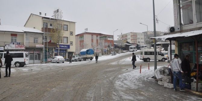 Sincik İlçesi Beyaza Büründü