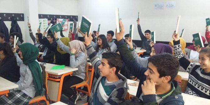 Kahta Fen Lisesinde Kitap Dağıtımı Yapıldı