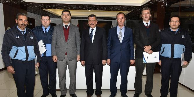 Başkan Gürkan, Zabıta Görevlilerine Teşekkür Belgesi Verdi