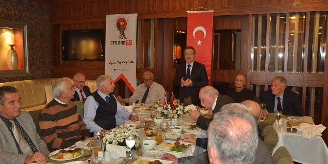 Başkan Ataç Efsane Futbolcularla Bir Araya Geldi