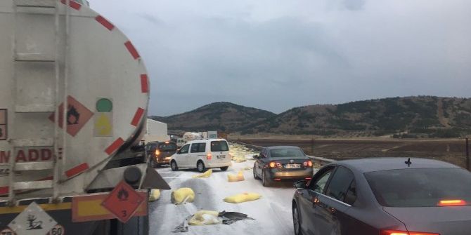 Yağmur Kazaları Da Beraberinde Getirdi