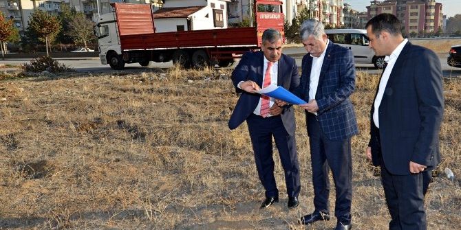 Başkan Polat Park Çalışmalarını İnceledi